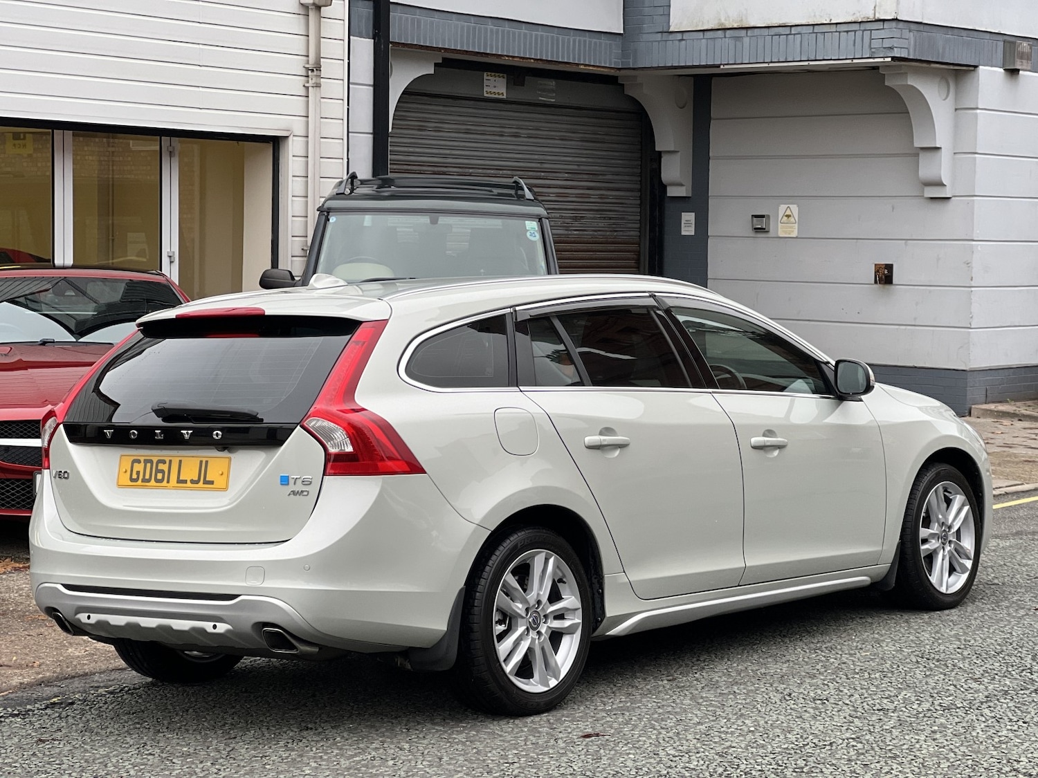 Used Volvo V60 2023 for sale - 76948727: Photo 2