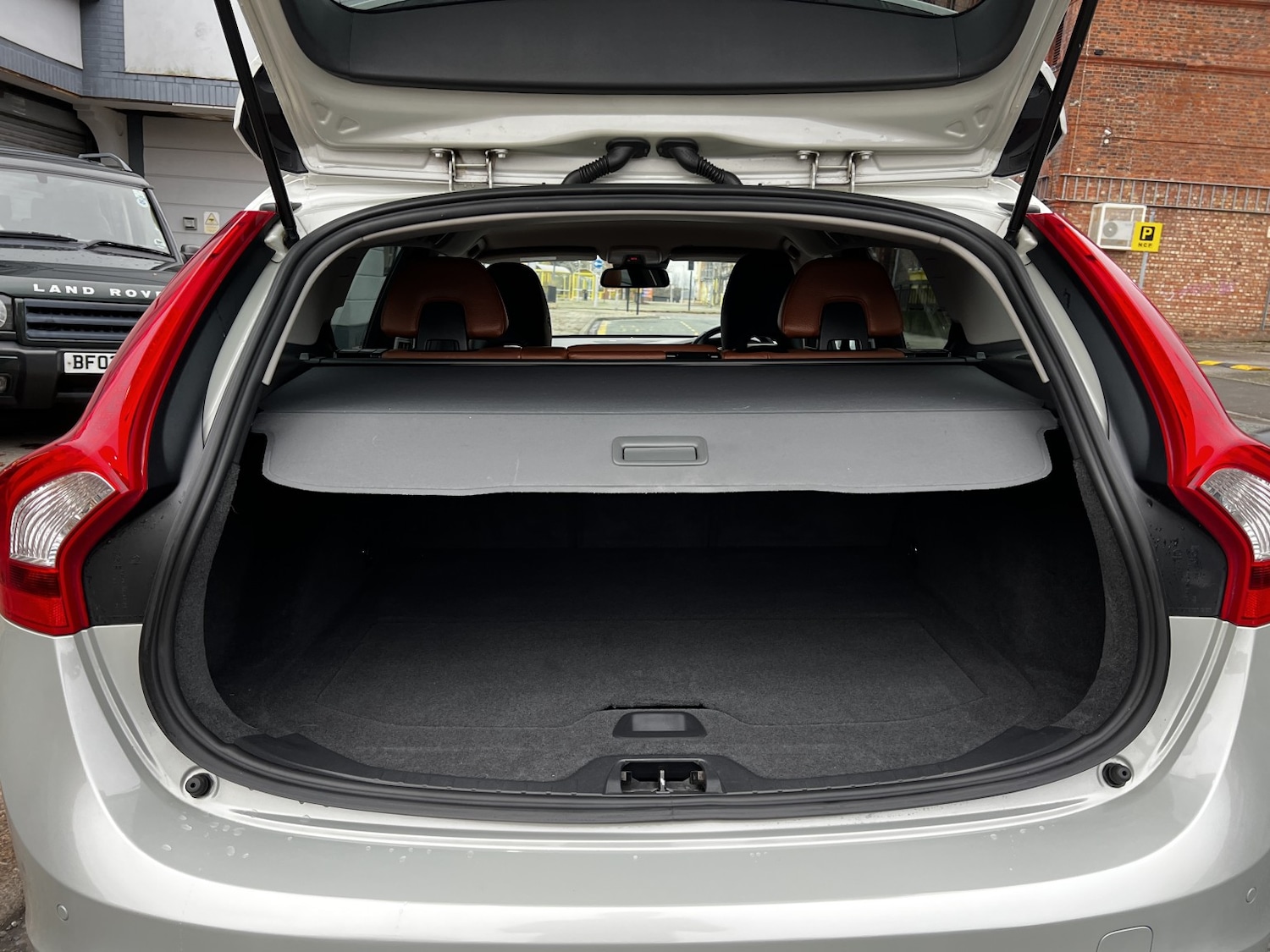 Used Volvo V60 2023 for sale - 76948727: Photo 32