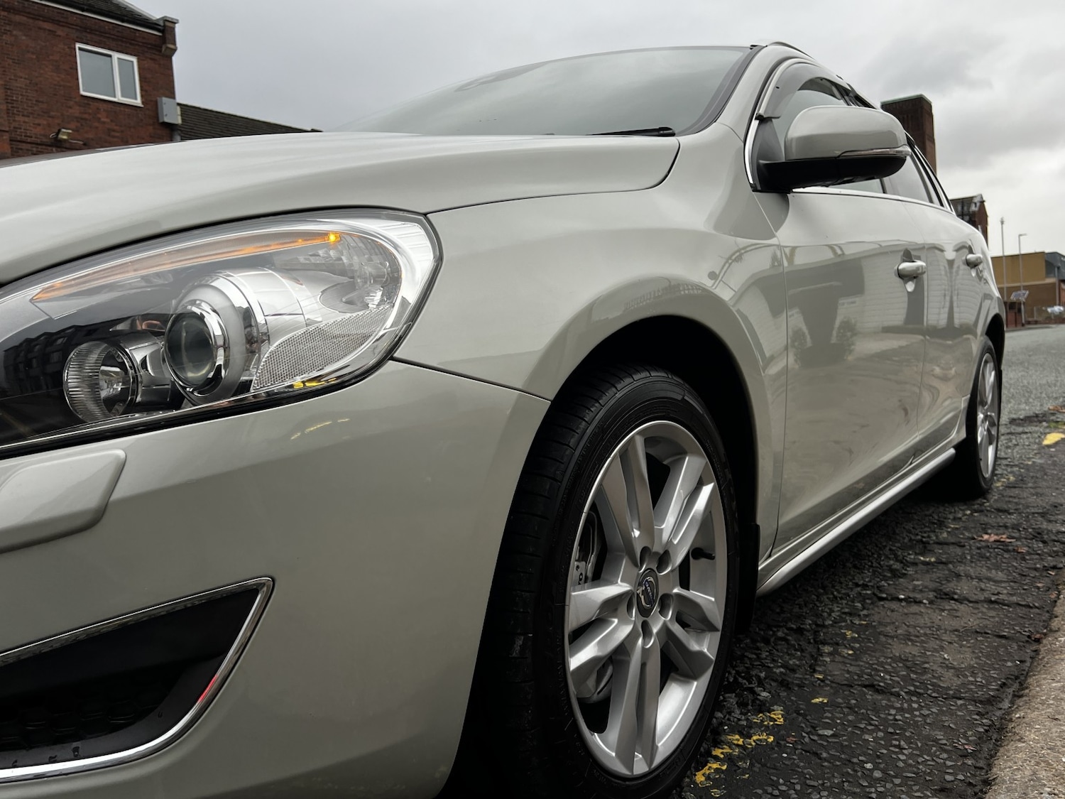 Used Volvo V60 2023 for sale - 76948727: Photo 41