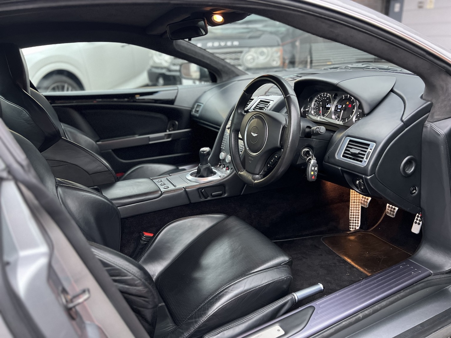 Used Aston Martin DB9 2006 for sale - 77159301: Photo 17