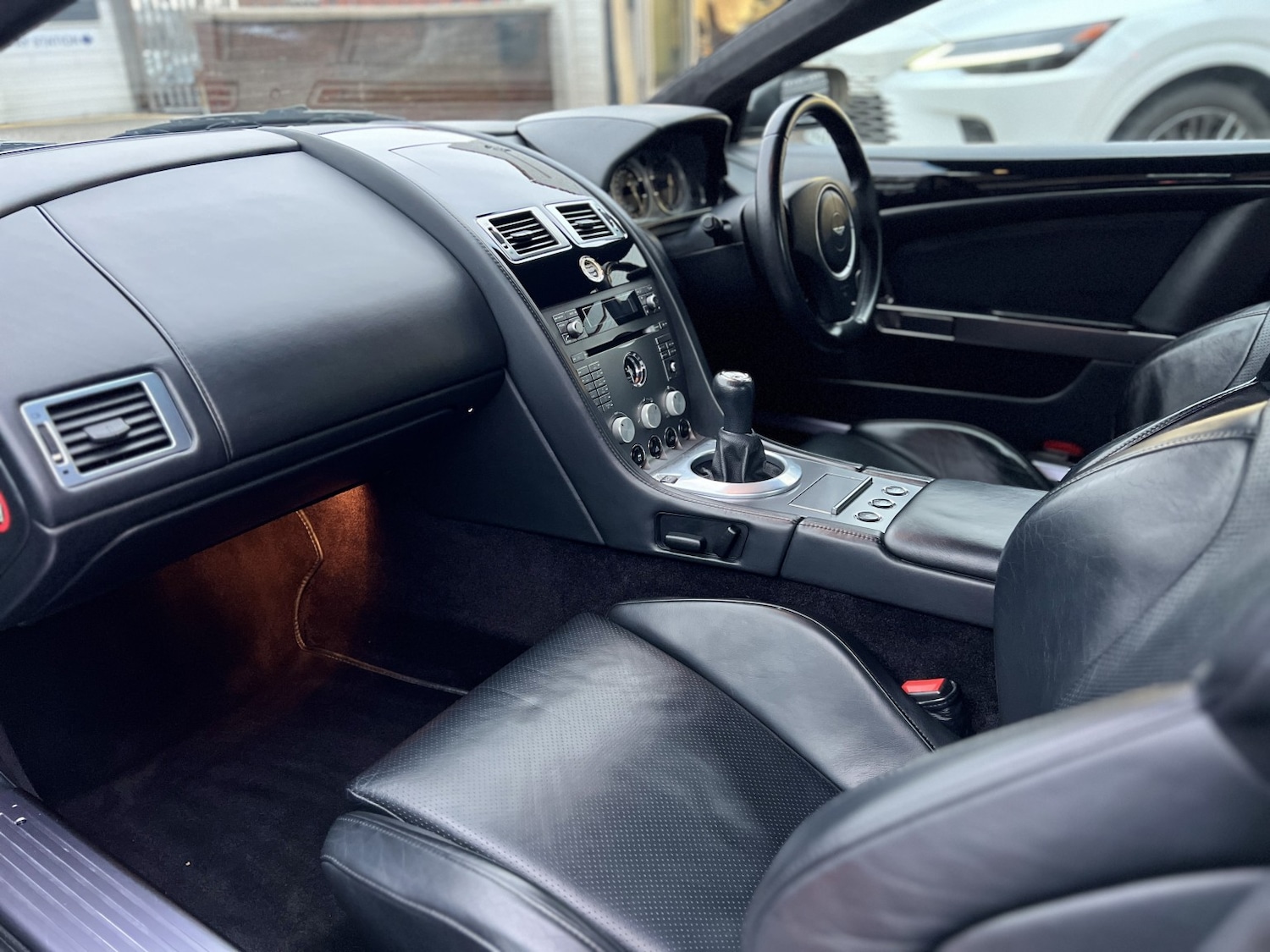 Used Aston Martin DB9 2006 for sale - 77159301: Photo 2