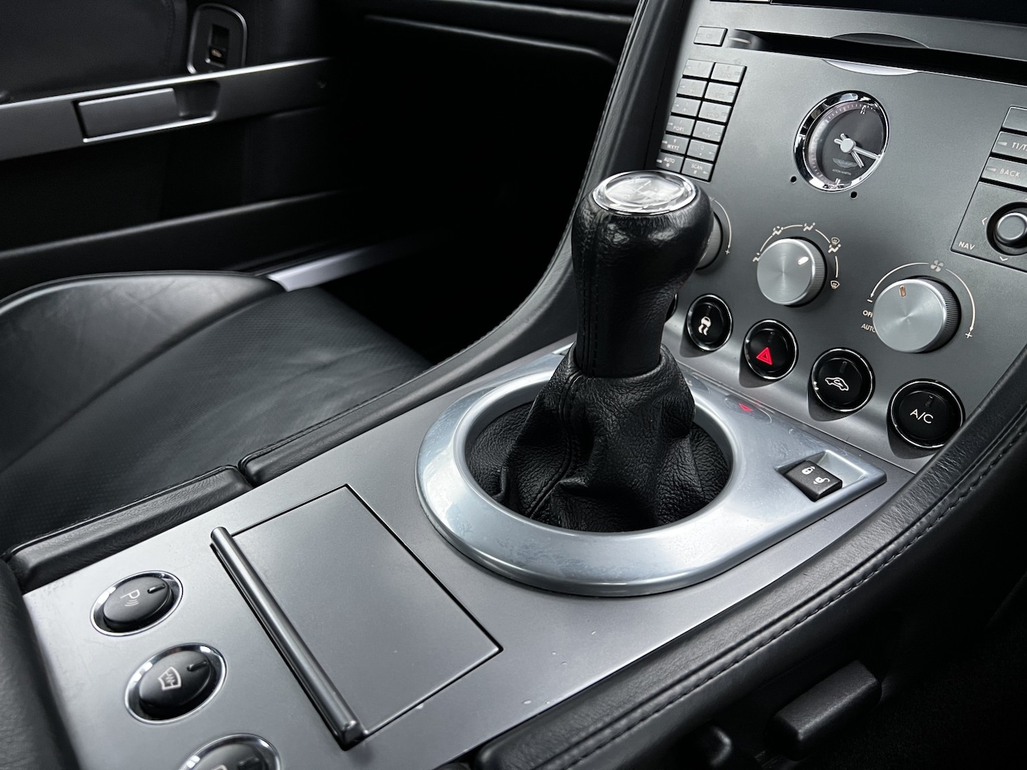 Used Aston Martin DB9 2006 for sale - 77159301: Photo 21