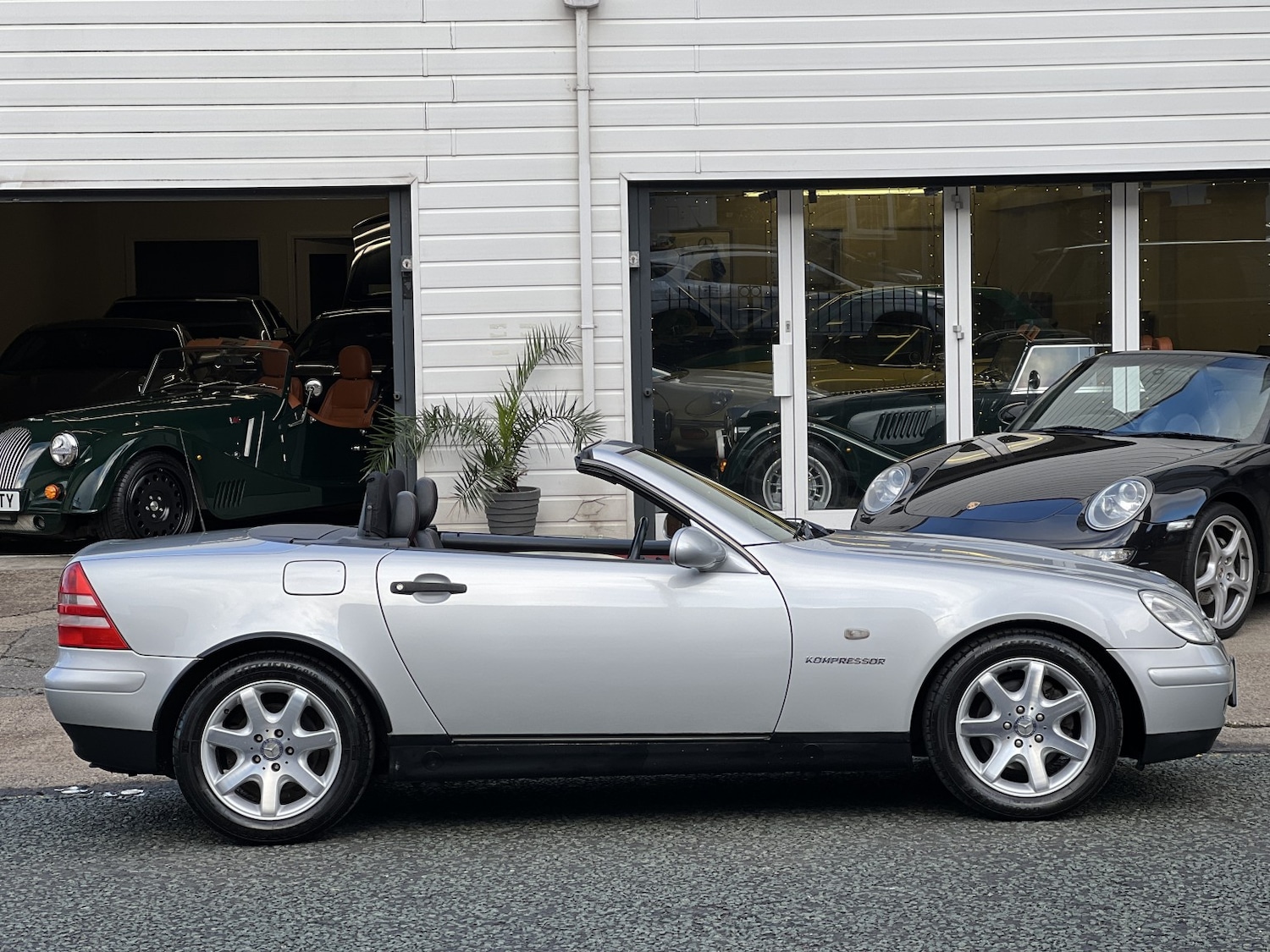 Used Mercedes-Benz SLK 2016 for sale - 76948736: Photo 11