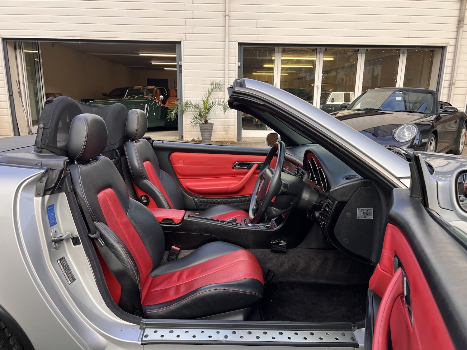 Used Mercedes-Benz SLK 2016 for sale - 76948736: Photo 24