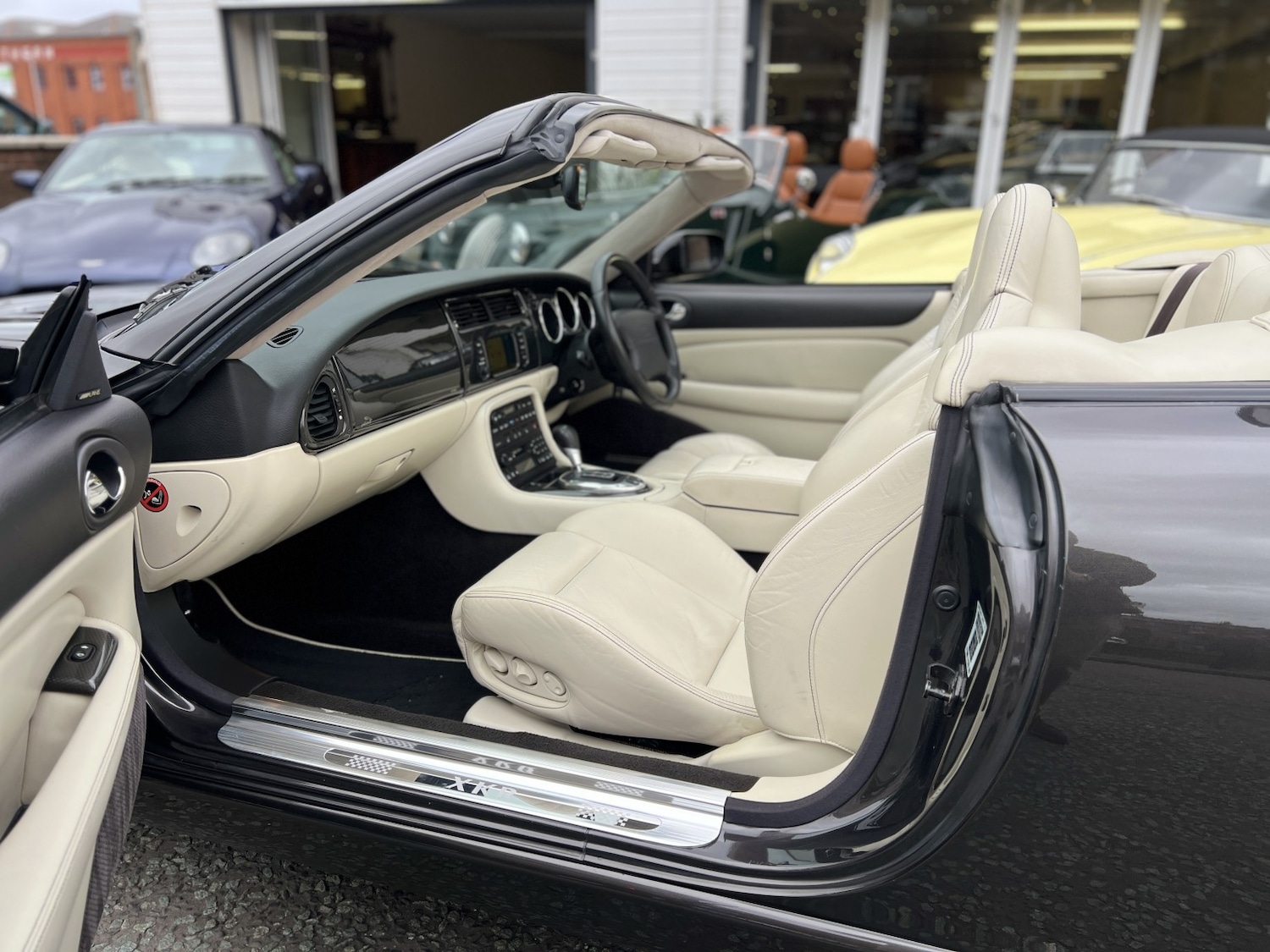 Used Jaguar XKR 2006 for sale - 77881056: Photo 55