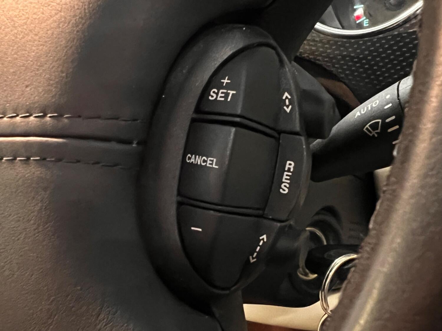 Used Jaguar XKR 2006 for sale - 77881056: Photo 9