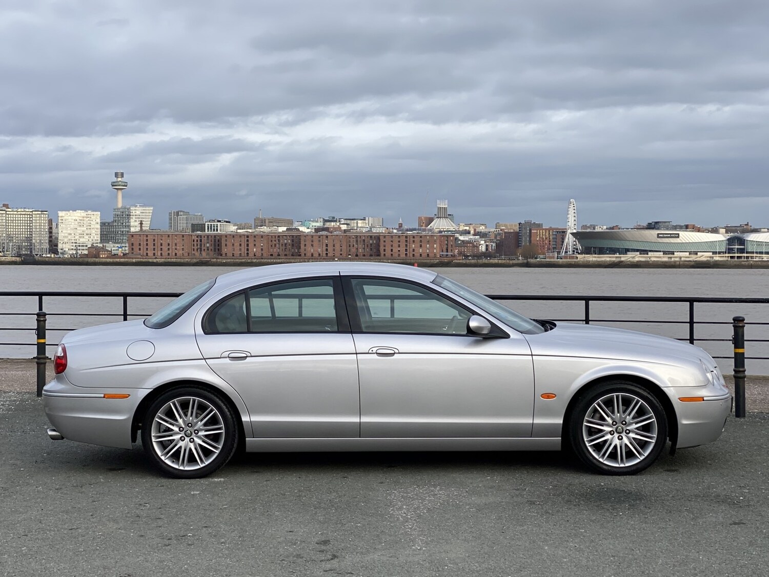 Used Jaguar S-Type 2006 for sale - 76948745: Photo 2