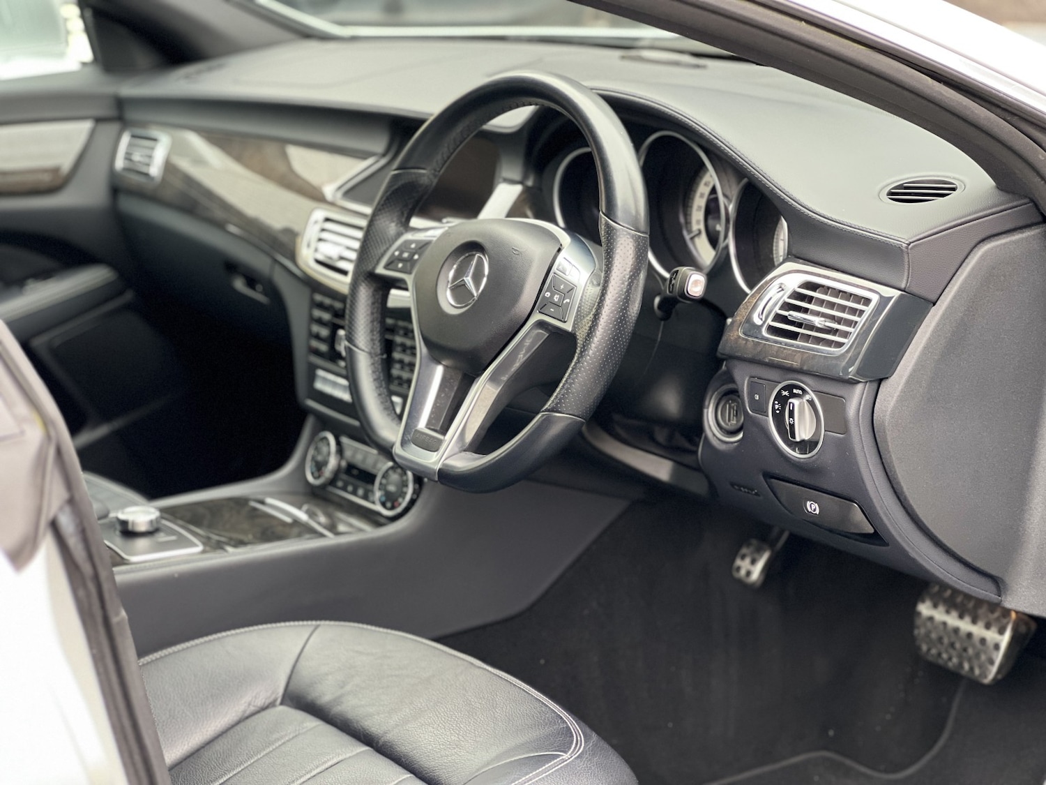 Used Mercedes-Benz CLS 2013 for sale - 76948723: Photo 35