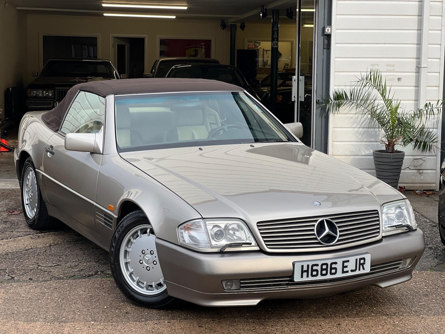 Used Mercedes-Benz SL 2011 for sale - 76550201: Photo 12