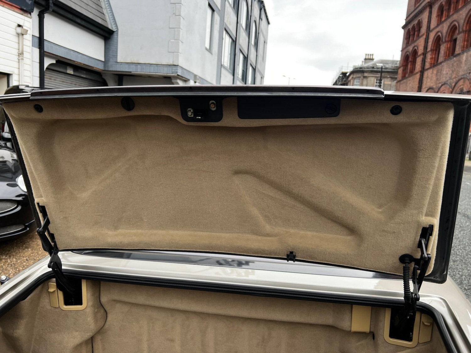 Used Mercedes-Benz SL 2011 for sale - 76550201: Photo 38