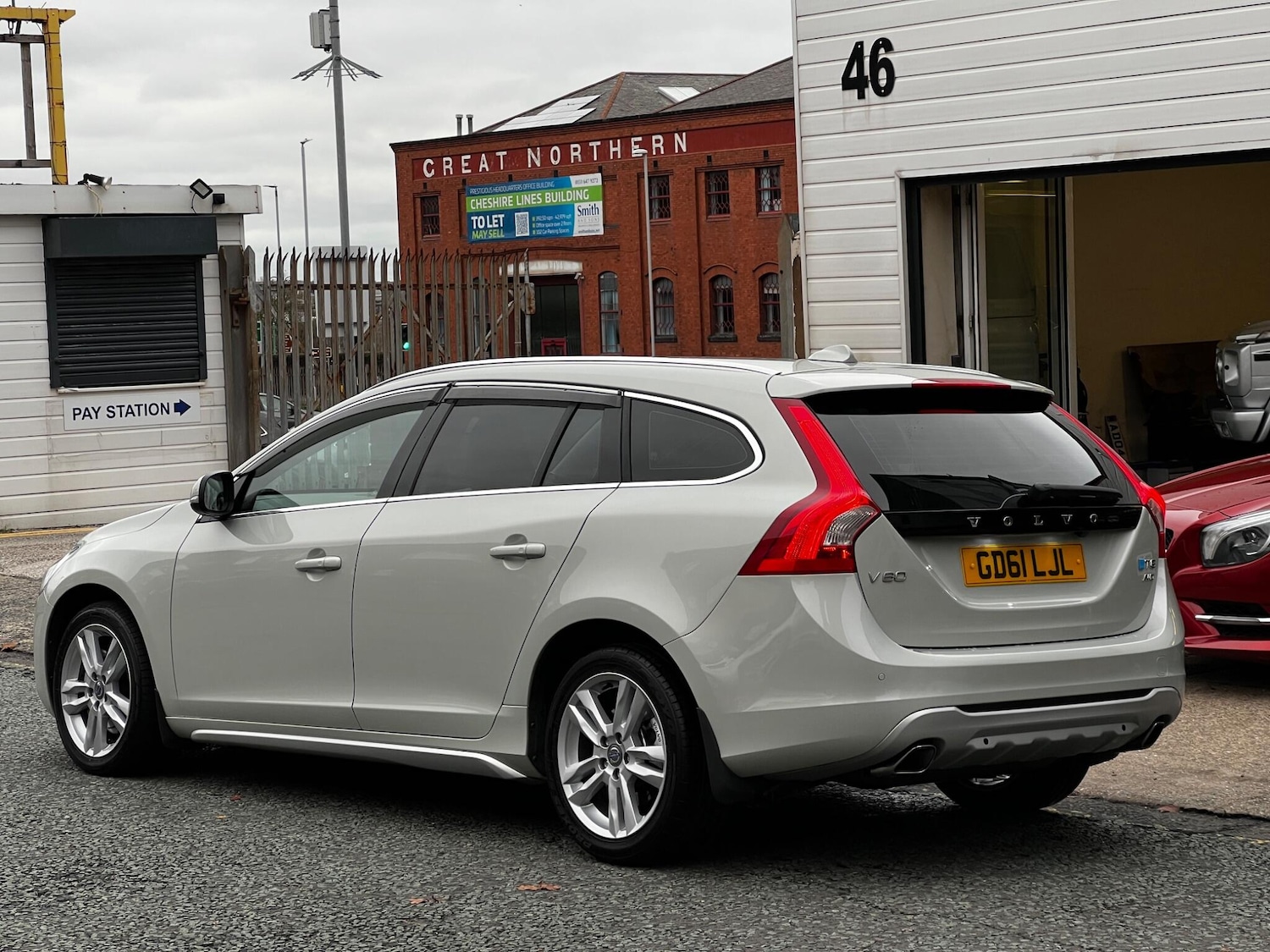 Used Volvo V60 2023 for sale - 76592441: Photo 4