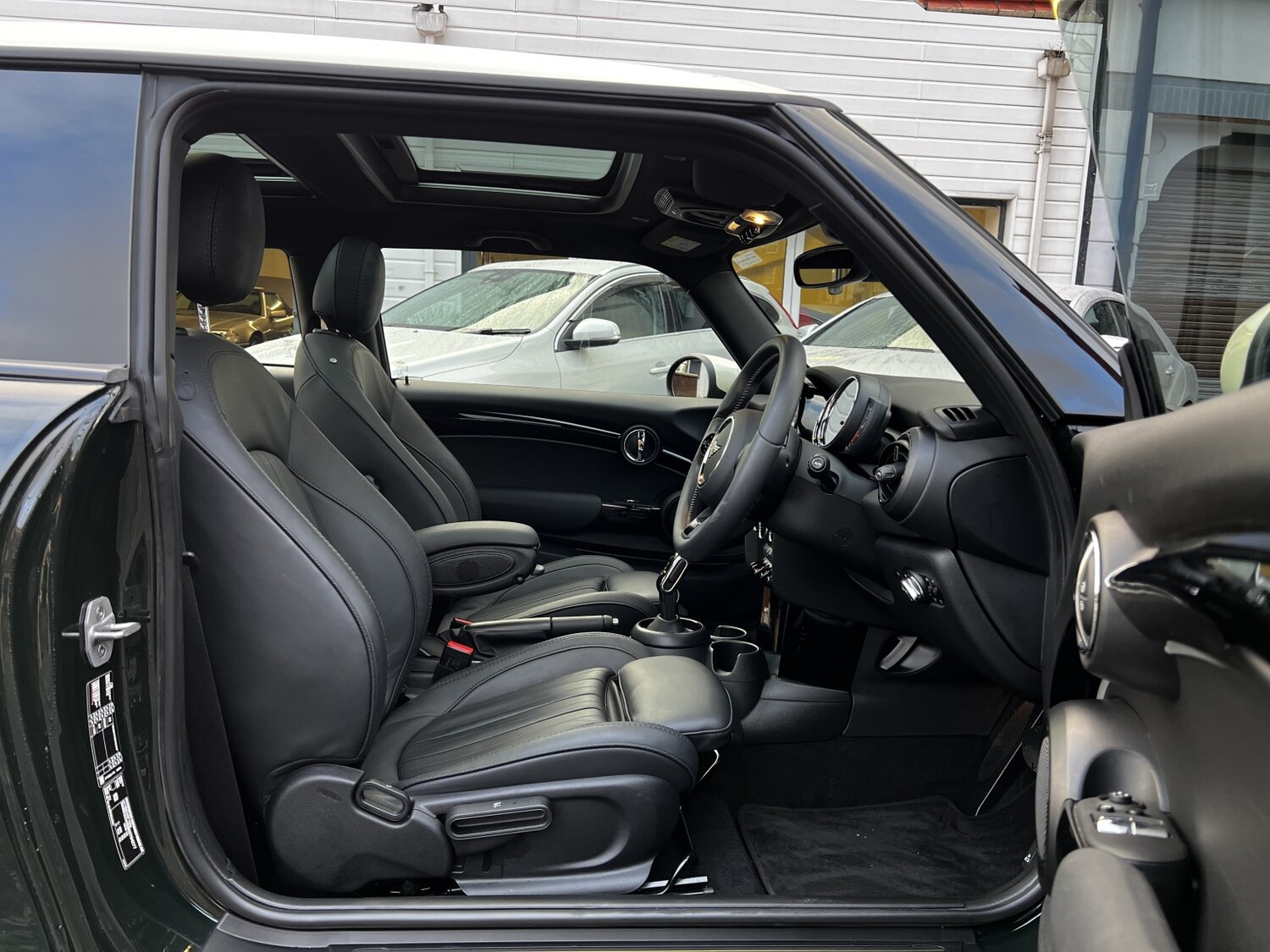 Used MINI Hatch 2022 for sale - 76948735: Photo 17