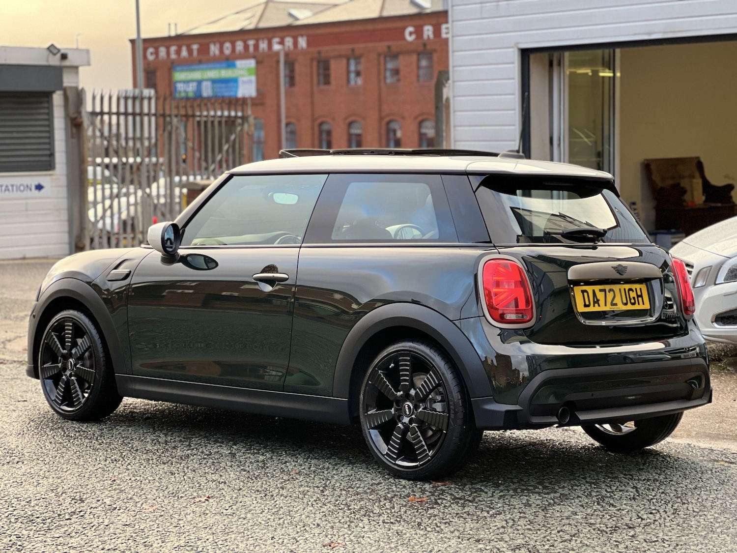 Used MINI Hatch 2022 for sale - 76948735: Photo 5