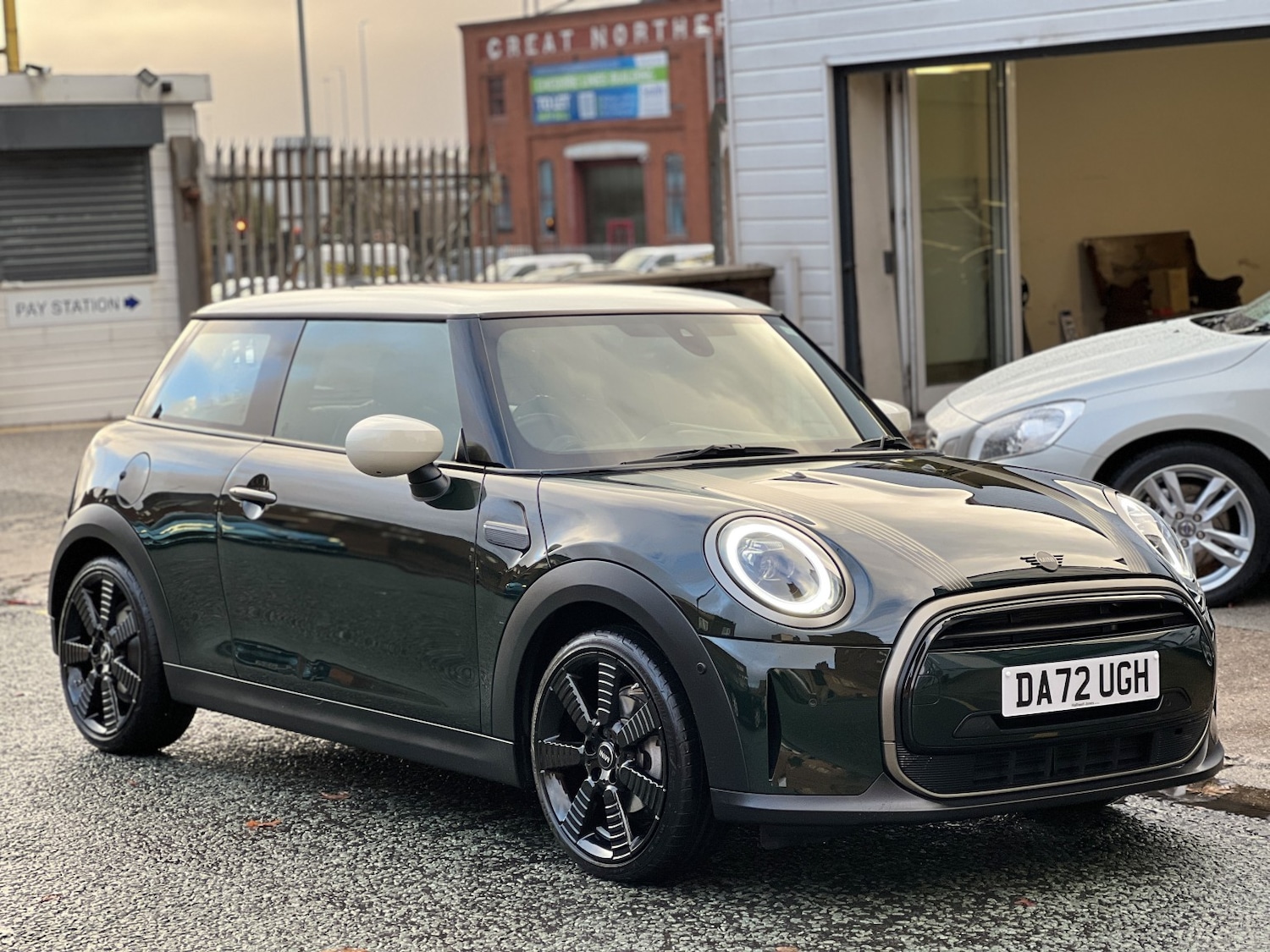 Used MINI Hatch 2022 for sale - 76948735: Photo 9