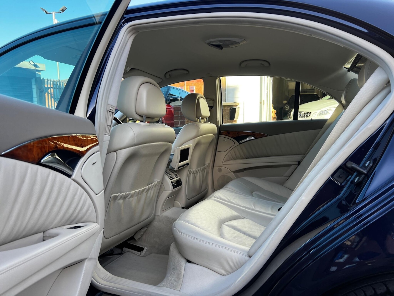 Used Mercedes-Benz E Class 2005 for sale - 76645945: Photo 19