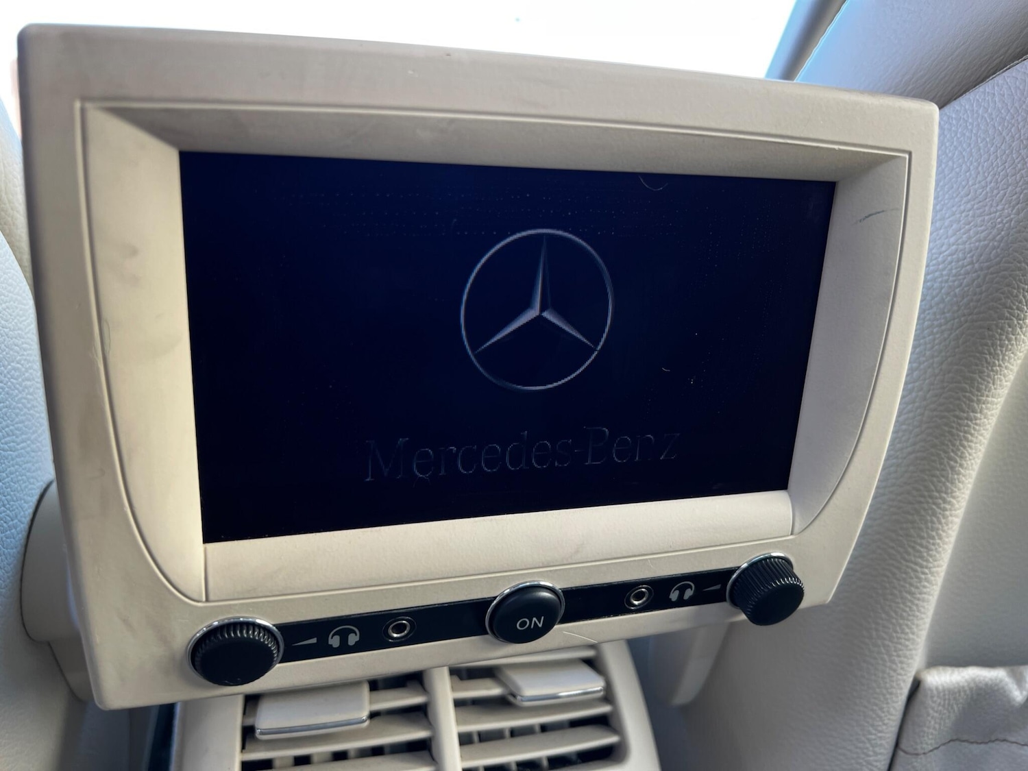 Used Mercedes-Benz E Class 2005 for sale - 76645945: Photo 24