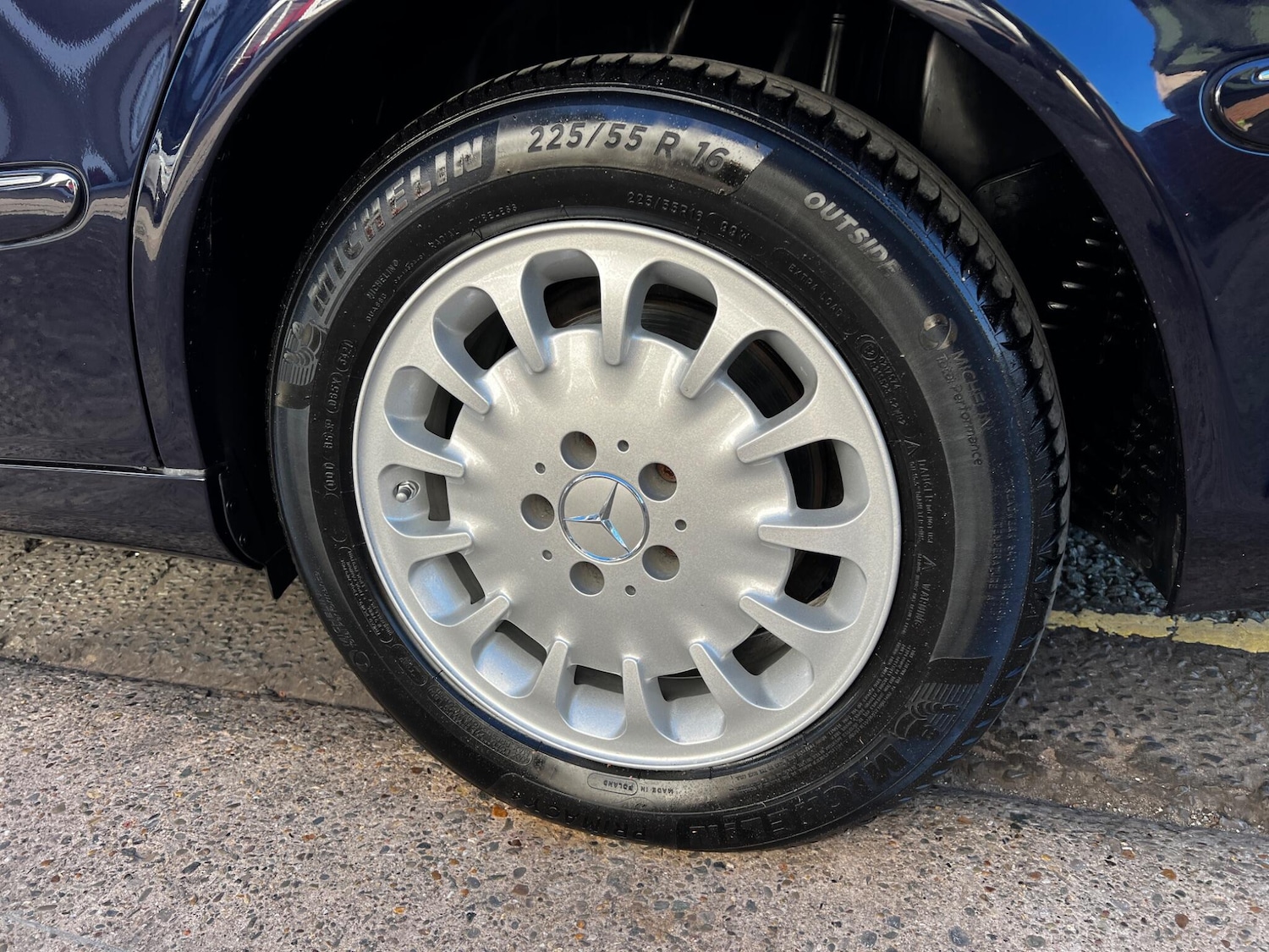 Used Mercedes-Benz E Class 2005 for sale - 76645945: Photo 29