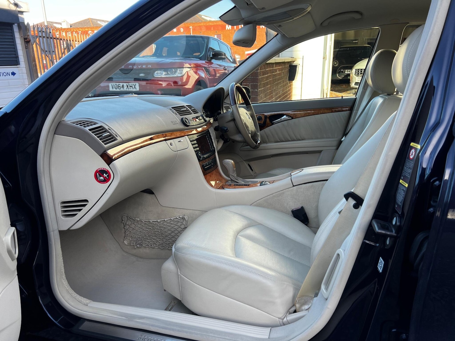 Used Mercedes-Benz E Class 2005 for sale - 76645945: Photo 3