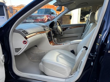 Used Mercedes-Benz E Class 2005 for sale - 76645945: Photo