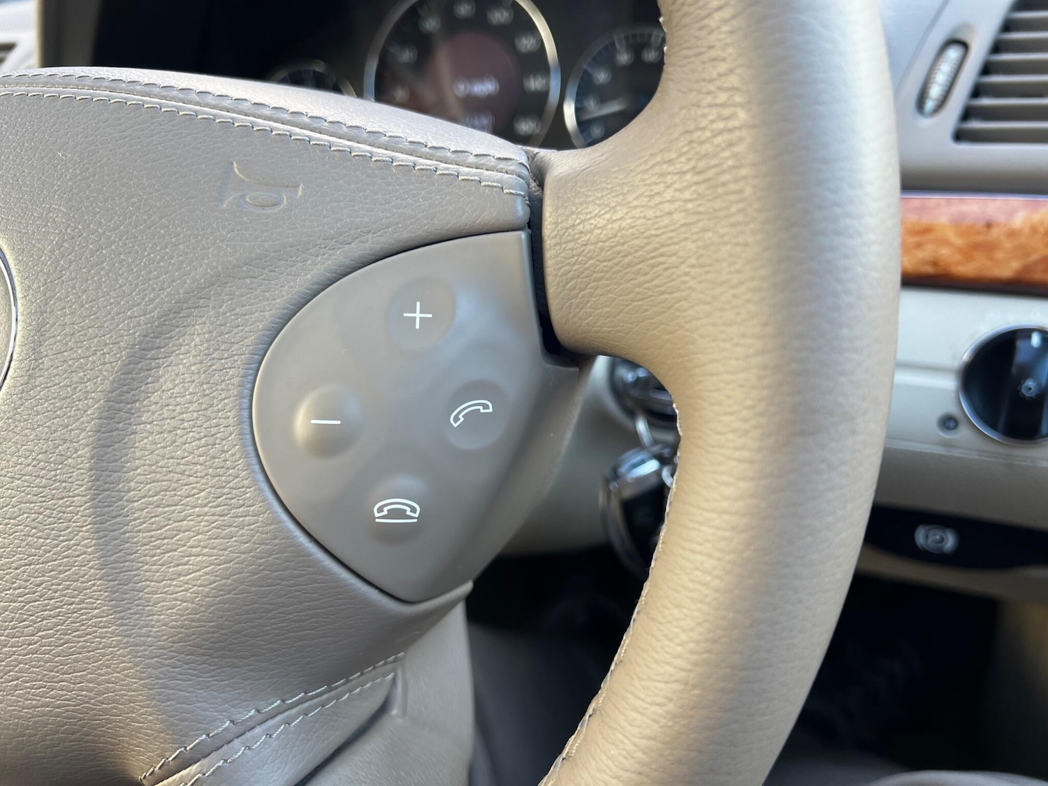 Used Mercedes-Benz E Class 2005 for sale - 76645945: Photo 51