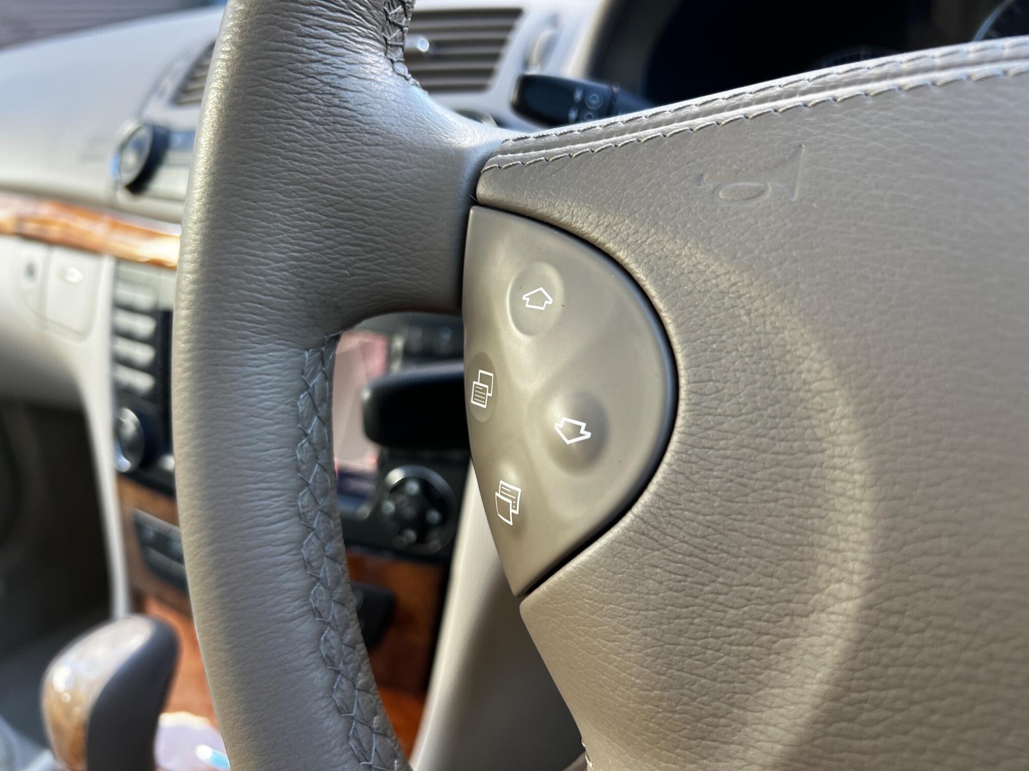 Used Mercedes-Benz E Class 2005 for sale - 76645945: Photo 52