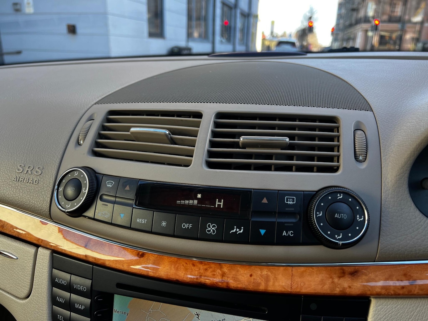 Used Mercedes-Benz E Class 2005 for sale - 76645945: Photo 54