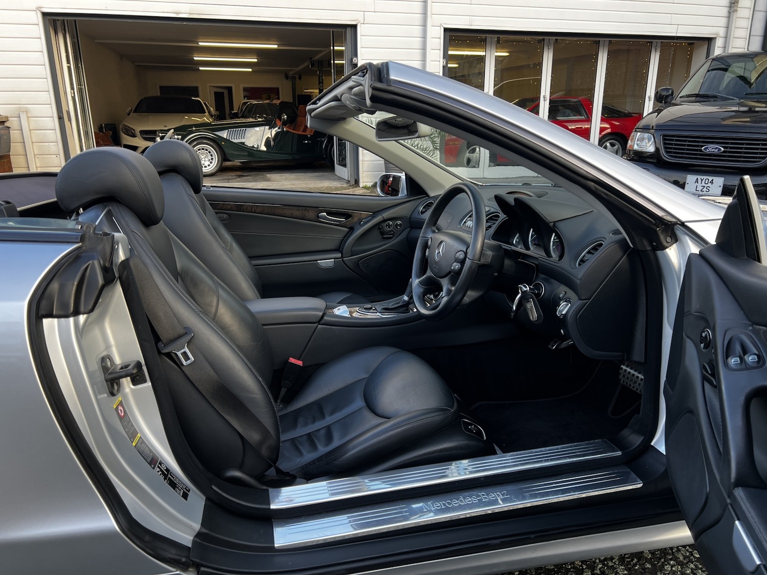 Used Mercedes-Benz SL 2008 for sale - 76963268: Photo 17