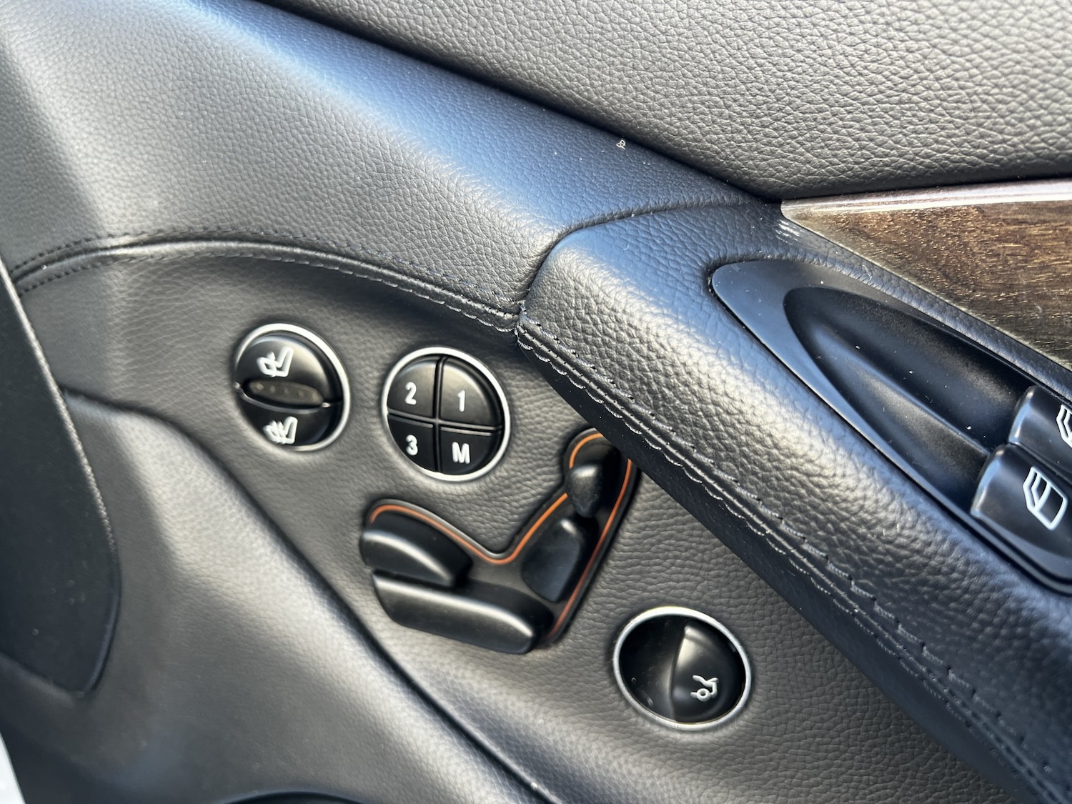 Used Mercedes-Benz SL 2008 for sale - 76963268: Photo 43