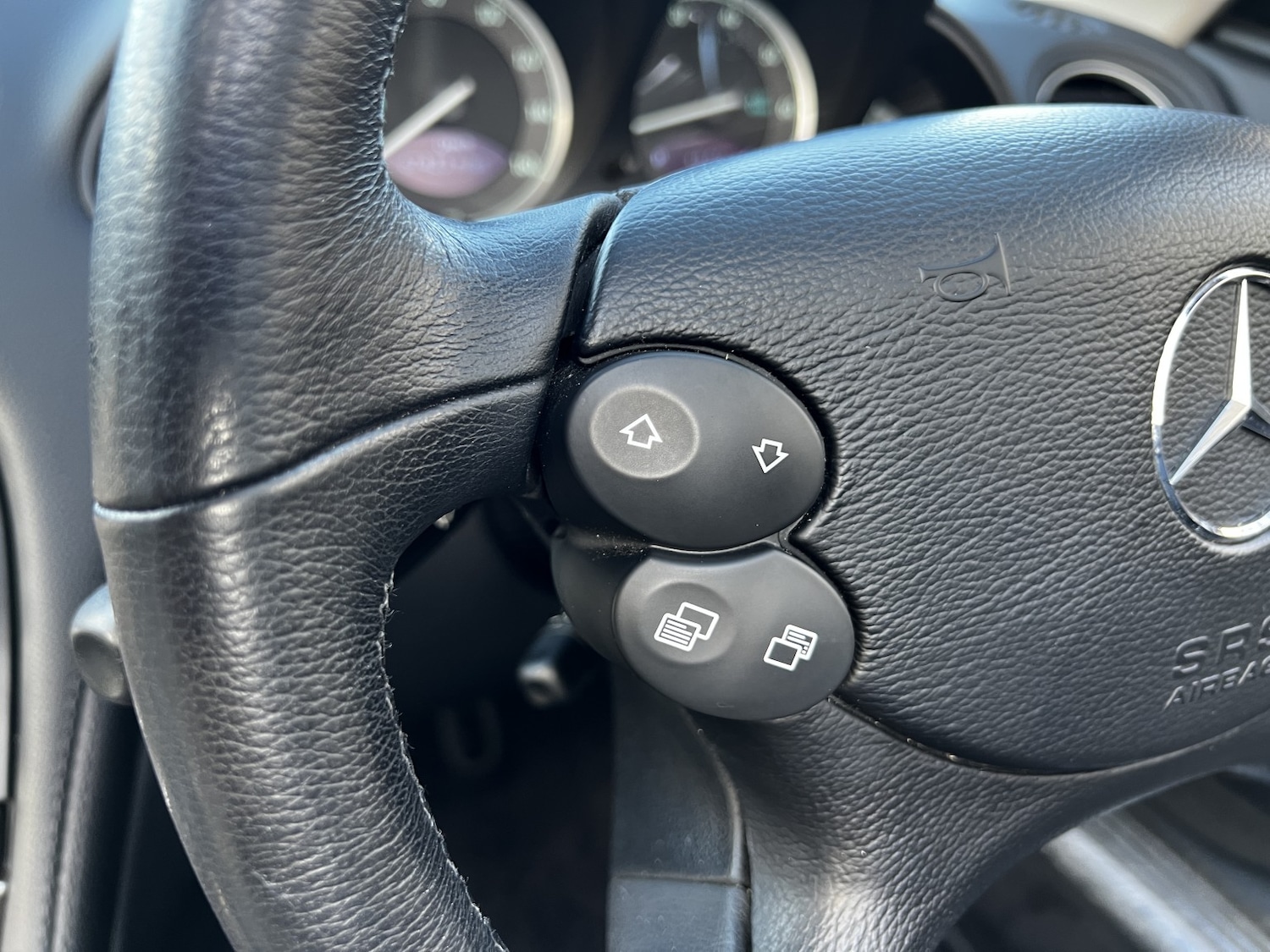 Used Mercedes-Benz SL 2008 for sale - 76963268: Photo 50