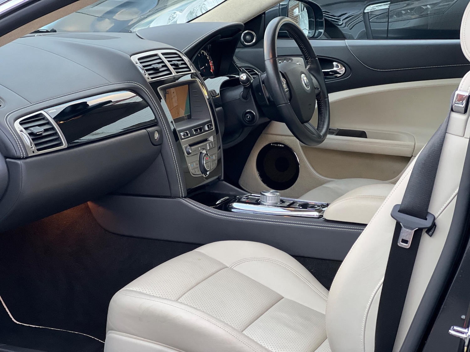 Used Jaguar XK for sale - 76473127: Photo 3