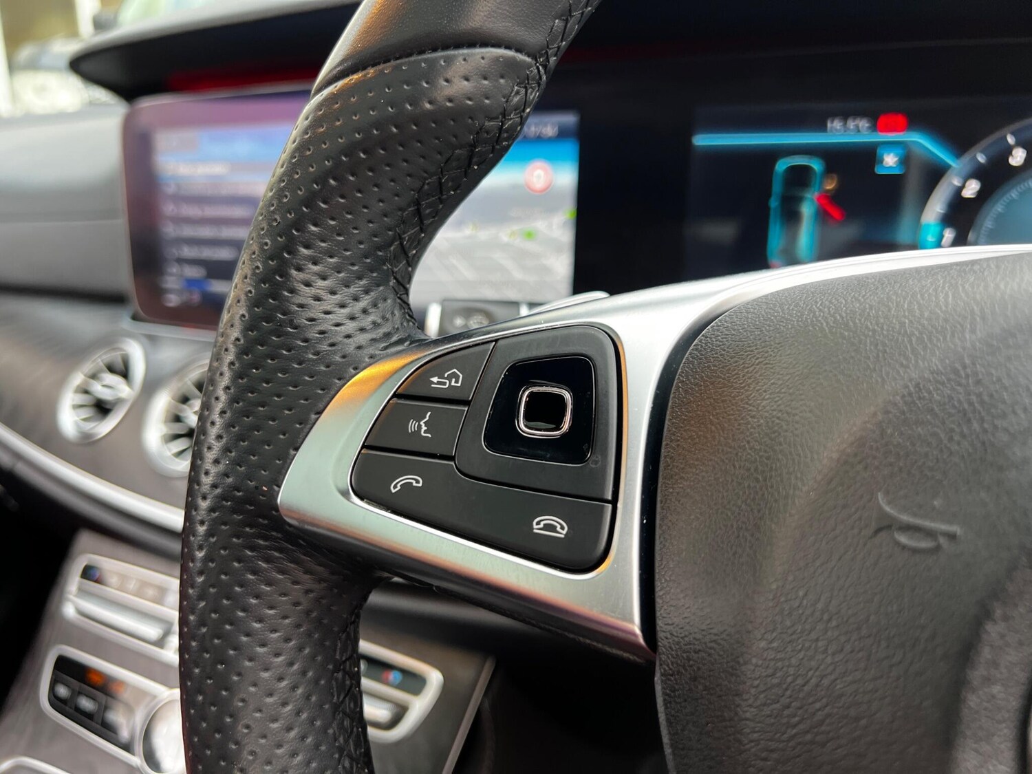 Used Mercedes-Benz E Class 2017 for sale - 76472228: Photo 37