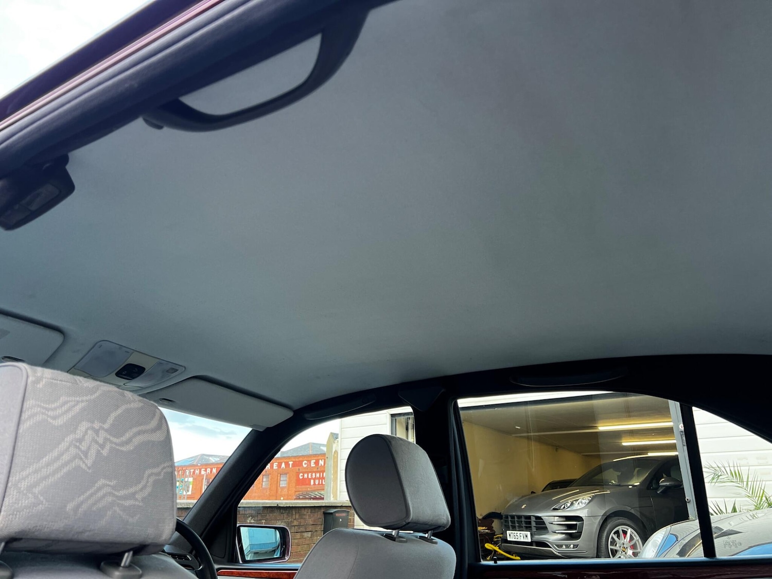 Used Mercedes-Benz E Class 1998 for sale - 76513054: Photo 10