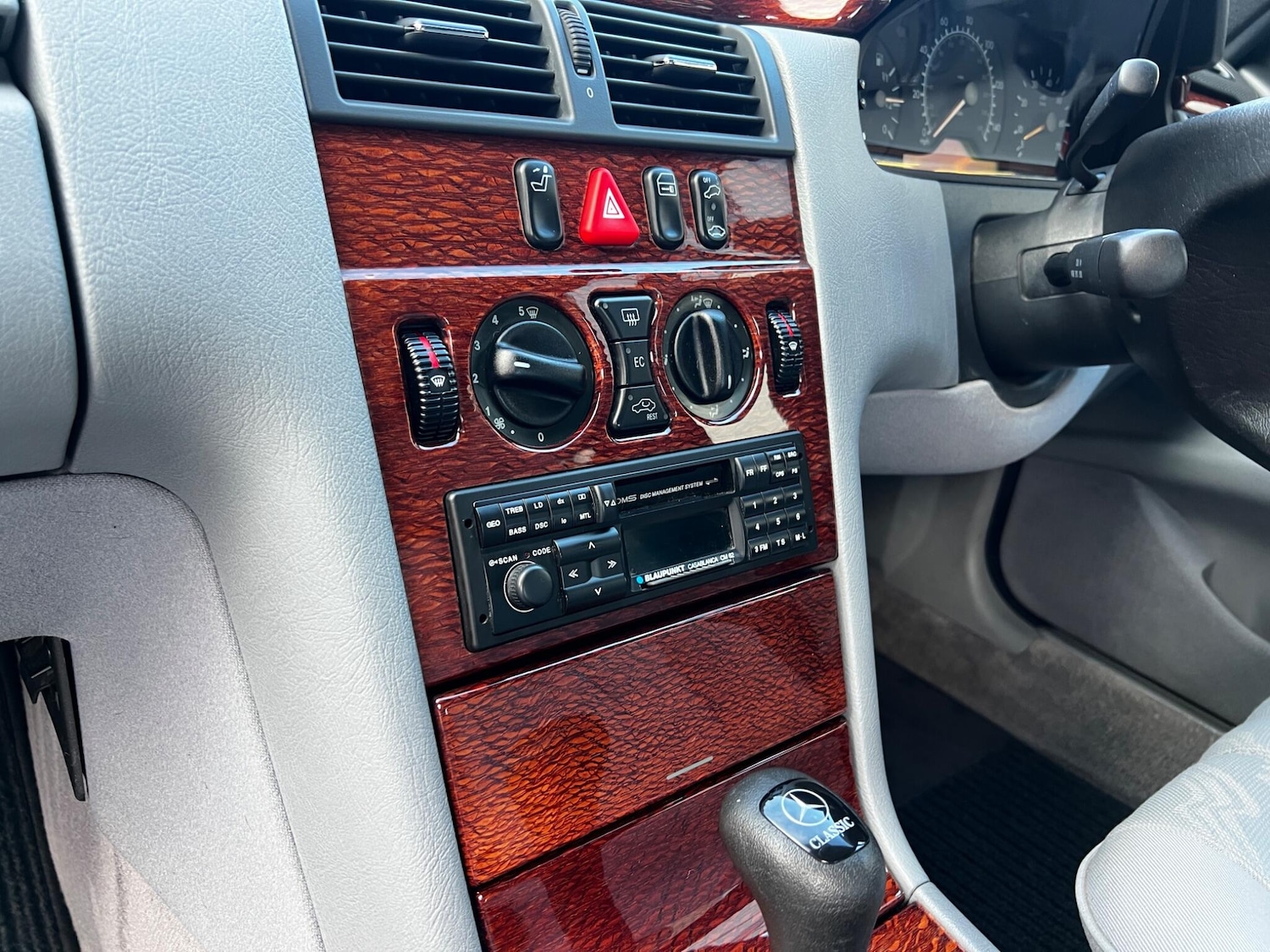 Used Mercedes-Benz E Class 1998 for sale - 76513054: Photo 13