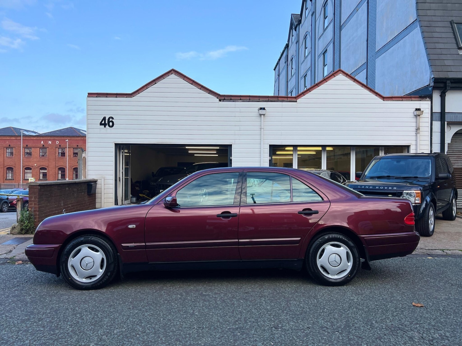 Used Mercedes-Benz E Class 1998 for sale - 76513054: Photo 17