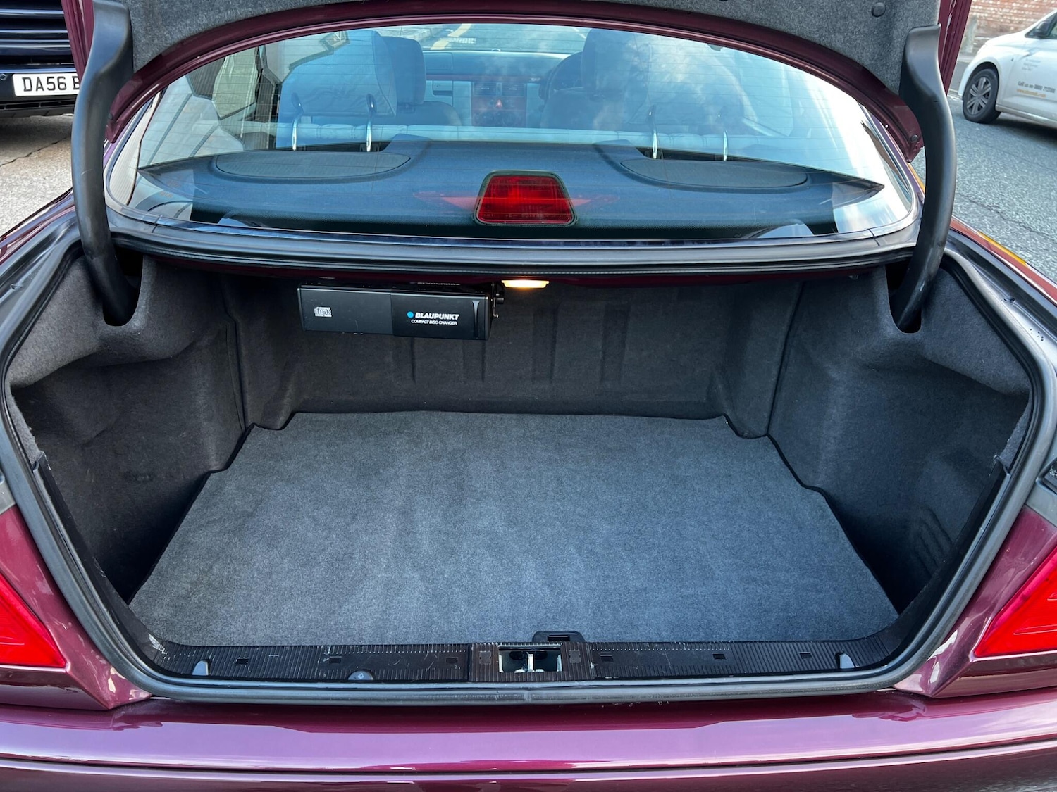 Used Mercedes-Benz E Class 1998 for sale - 76513054: Photo 42