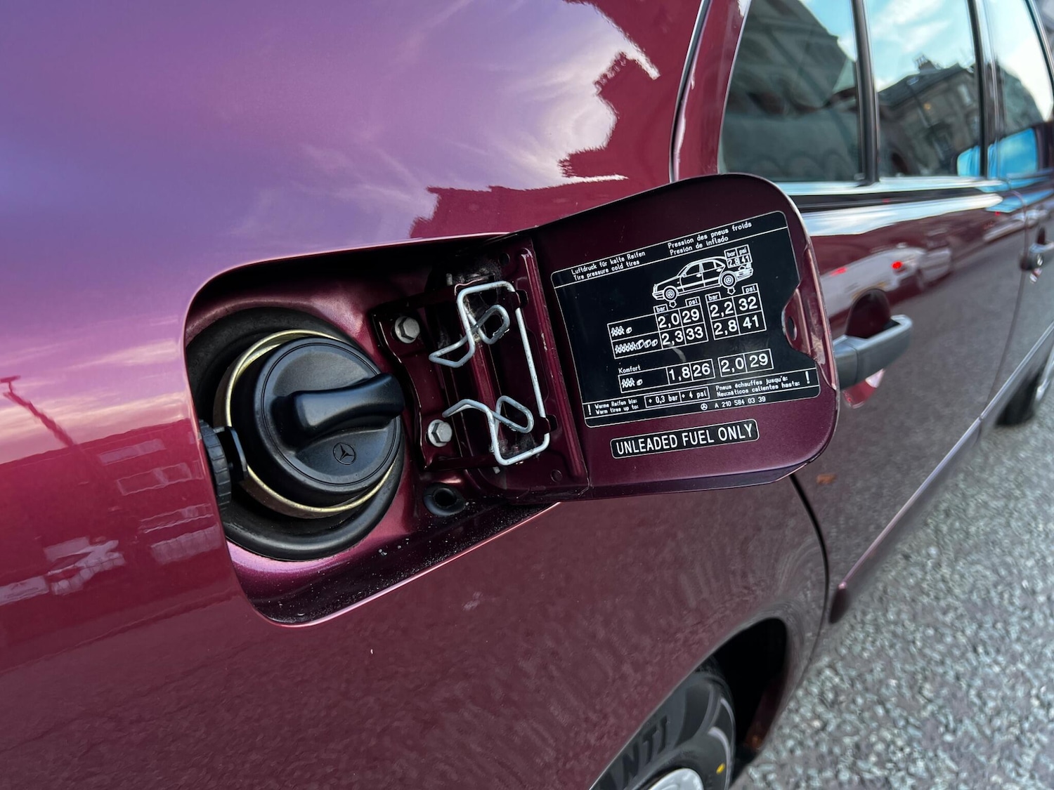 Used Mercedes-Benz E Class 1998 for sale - 76513054: Photo 46