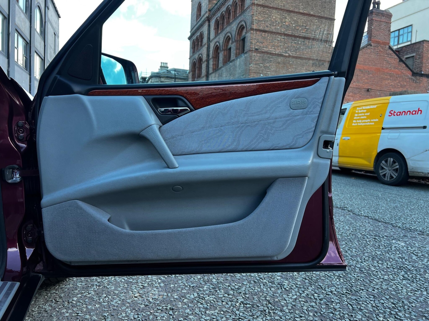 Used Mercedes-Benz E Class 1998 for sale - 76513054: Photo 48