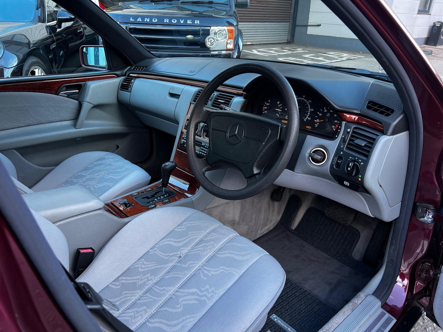 Used Mercedes-Benz E Class 1998 for sale - 76513054: Photo 52