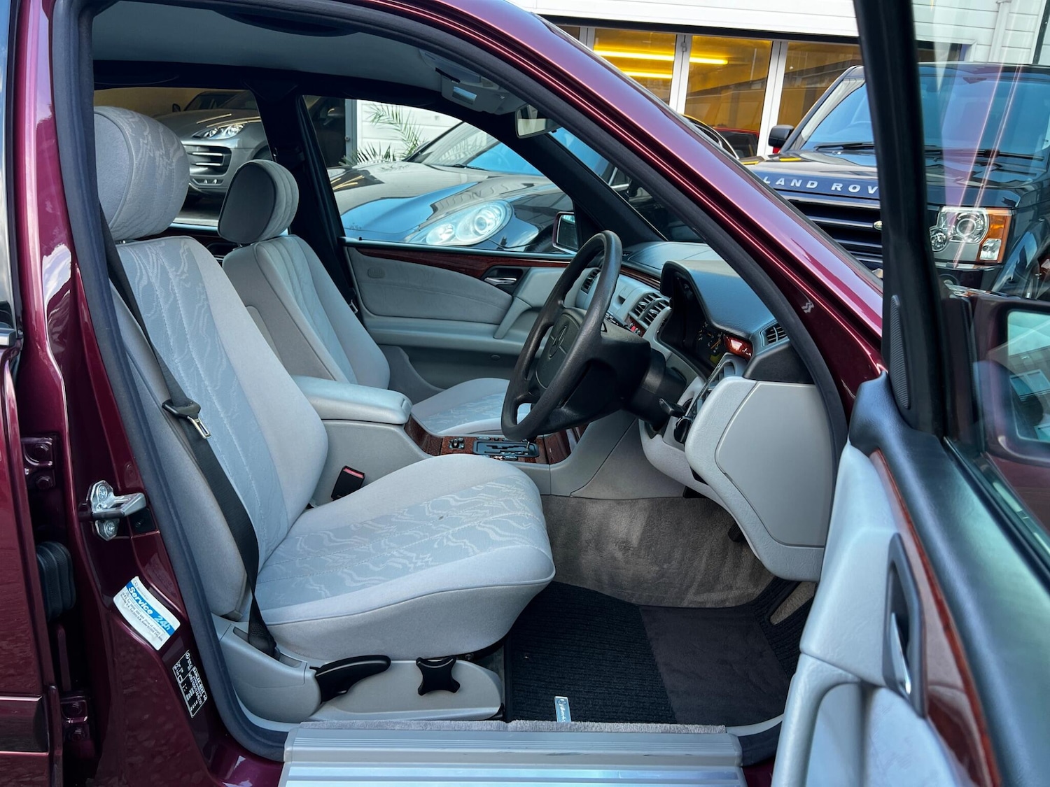 Used Mercedes-Benz E Class 1998 for sale - 76513054: Photo 55