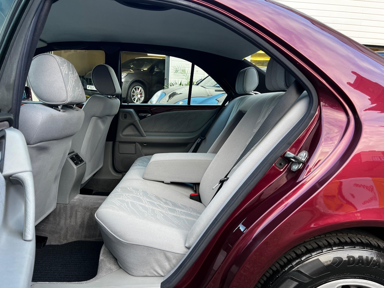 Used Mercedes-Benz E Class 1998 for sale - 76513054: Photo 9