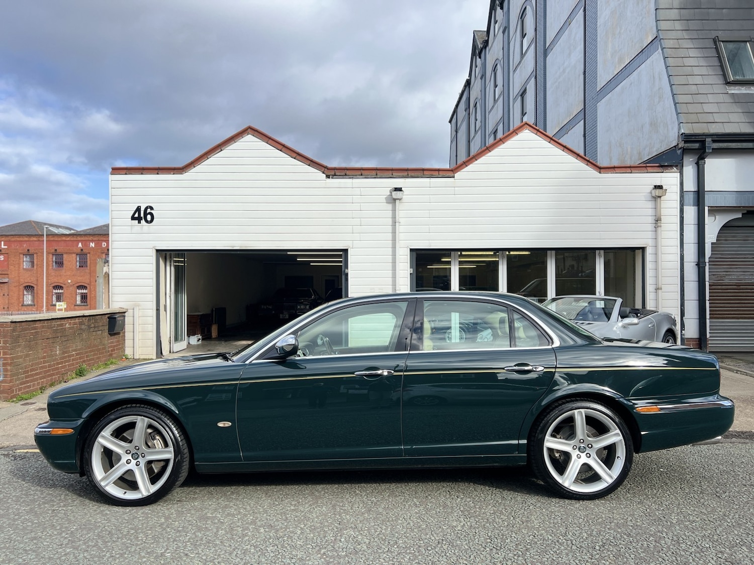 Used Jaguar XJ 2021 for sale - 77687656: Photo 11