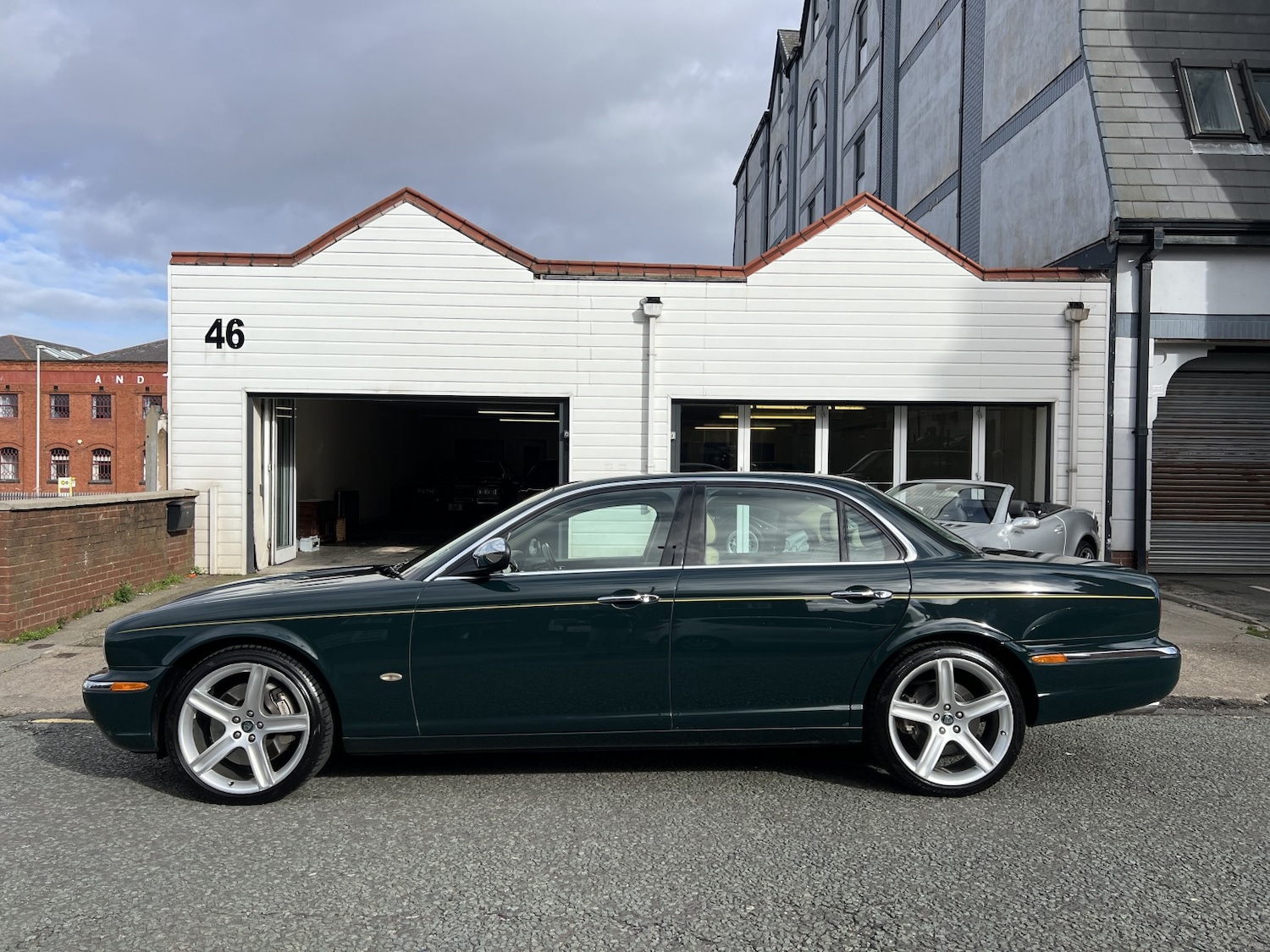 Used Jaguar XJ 2021 for sale - 77687656: Photo 14