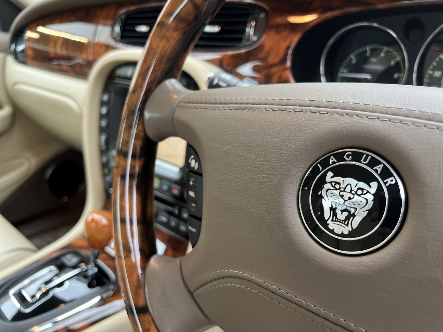 Used Jaguar XJ 2021 for sale - 77687656: Photo 25