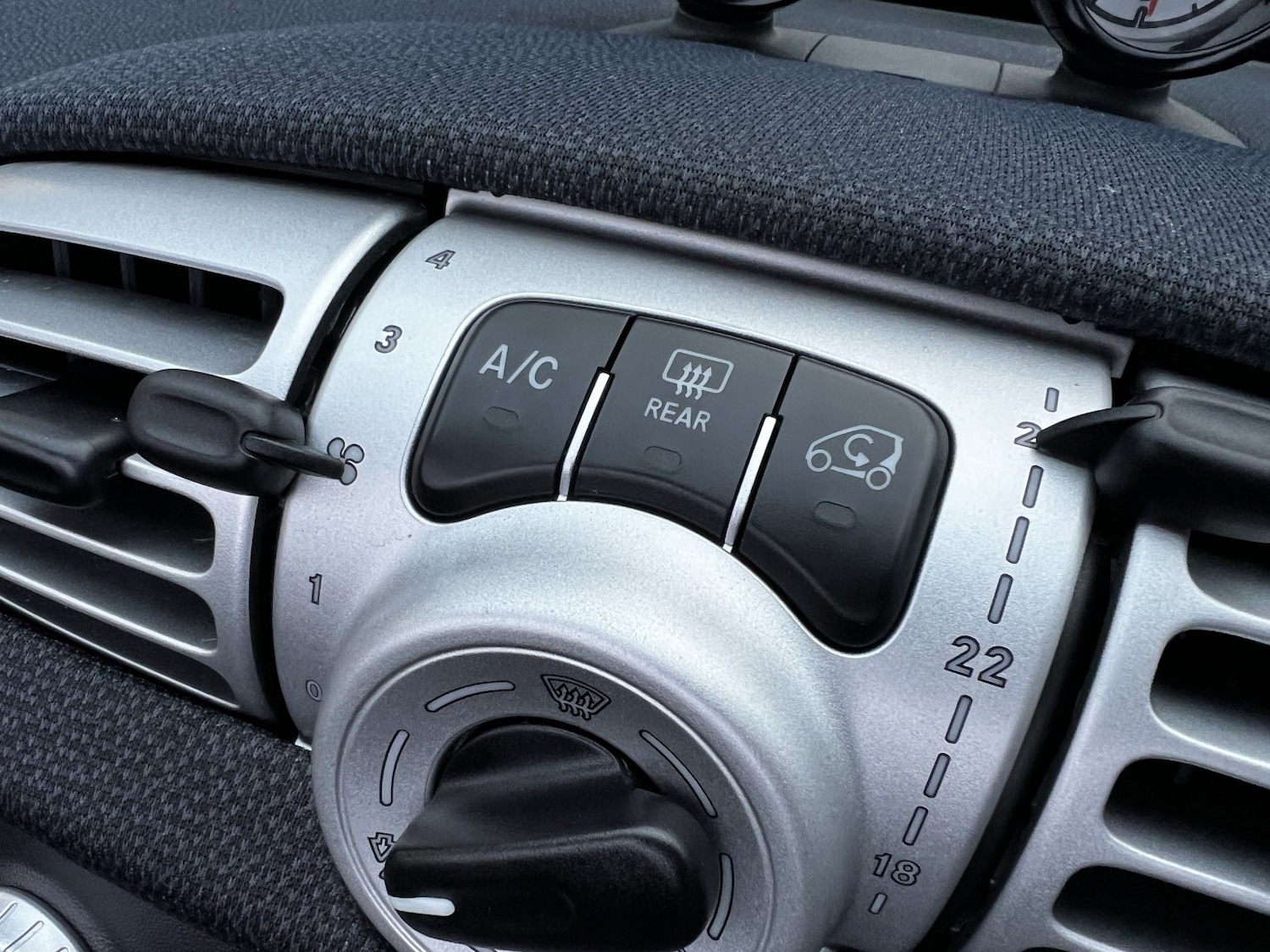 Used smart fortwo 2011 for sale - 76948724: Photo 34