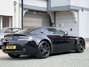 Used Aston Martin Vantage 2009 for sale - 79487711: Photo