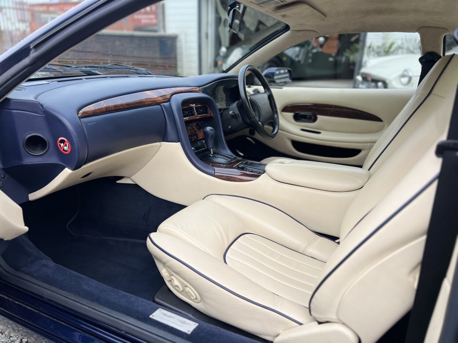 Used Aston Martin DB7 1998 for sale - 77864903: Photo 15