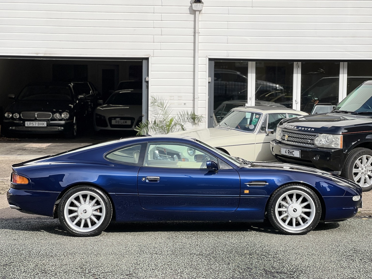 Used Aston Martin DB7 1998 for sale - 77864903: Photo 2