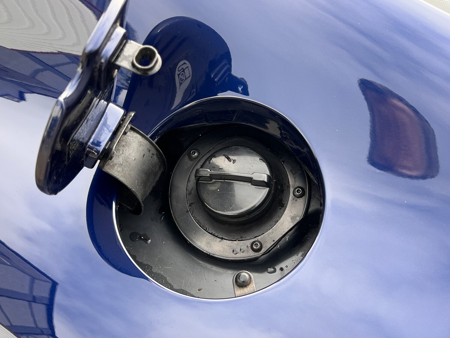 Used Aston Martin DB7 1998 for sale - 77864903: Photo 29