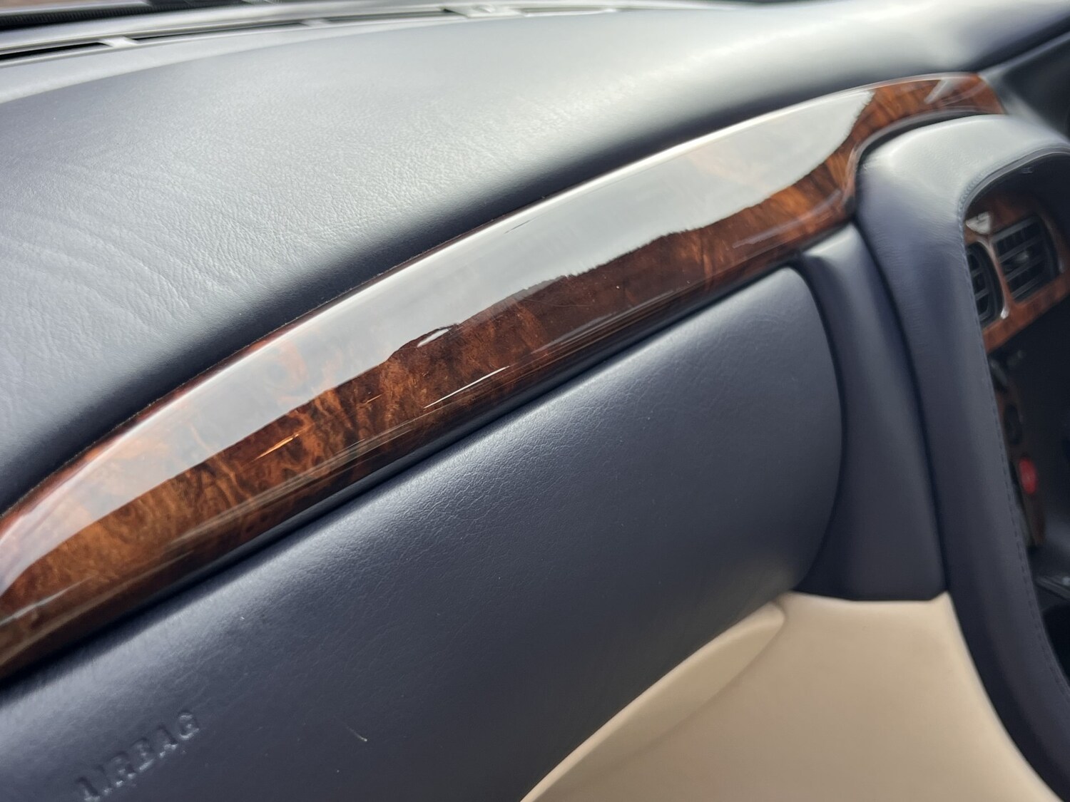 Used Aston Martin DB7 1998 for sale - 77864903: Photo 31