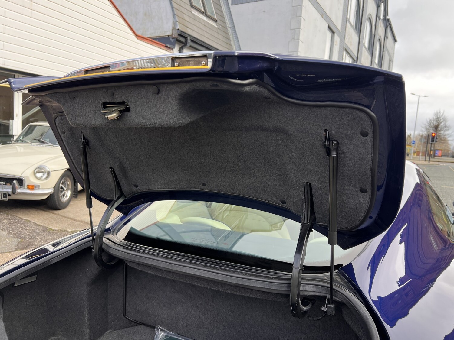 Used Aston Martin DB7 1998 for sale - 77864903: Photo 35